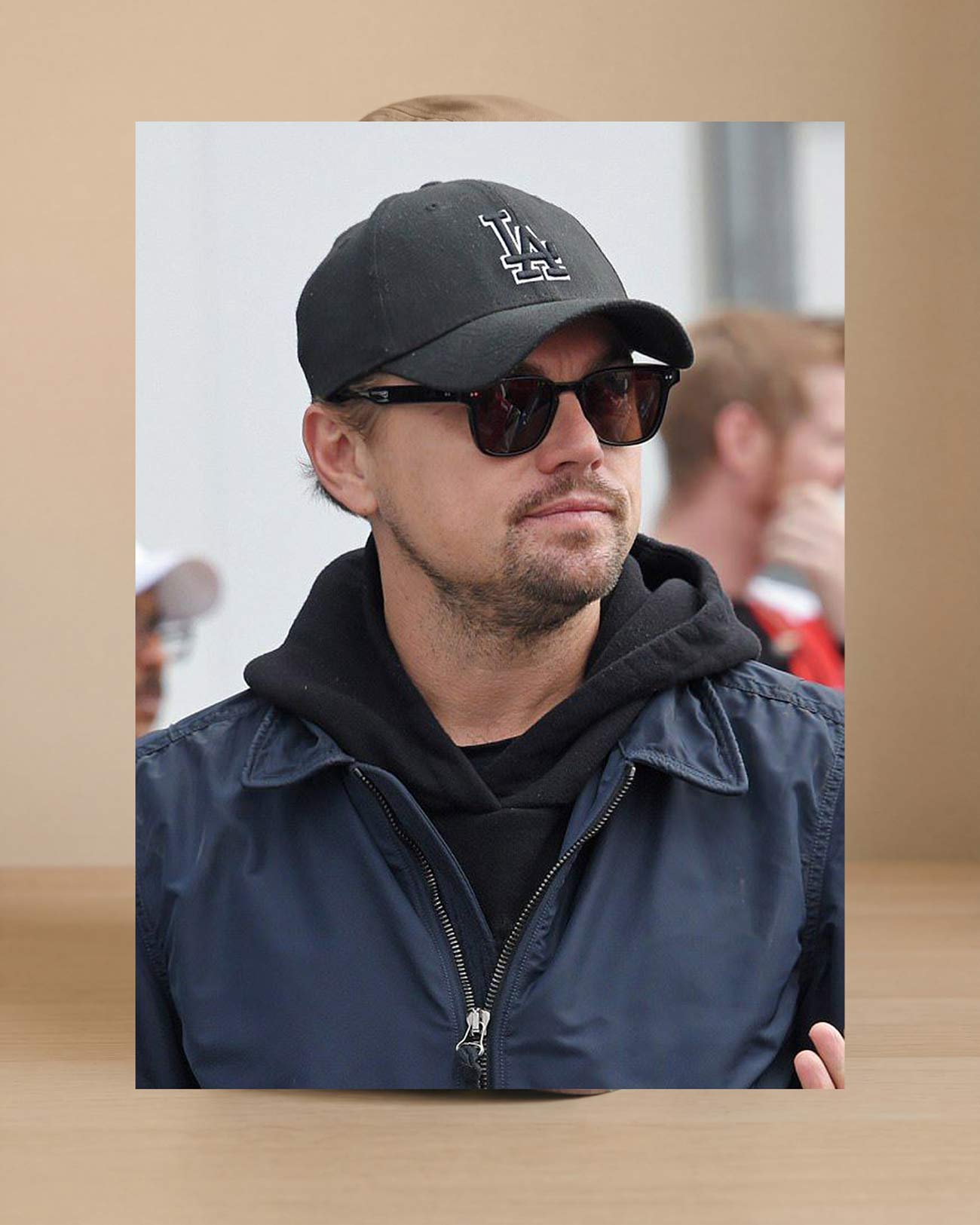 Леонардо Дикаприо в кепке