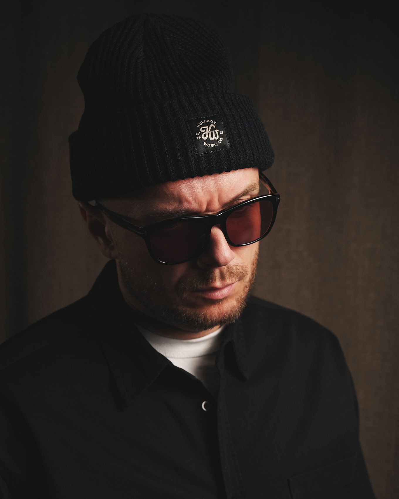 Базовая чёрная шапка бини из мягкой пряжи - повседневный стиль