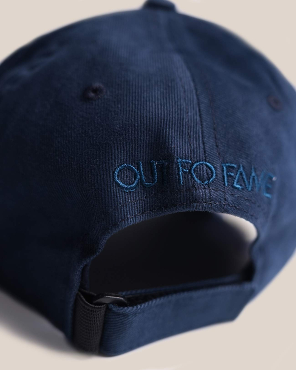 Кепка синяя с вышивкой 